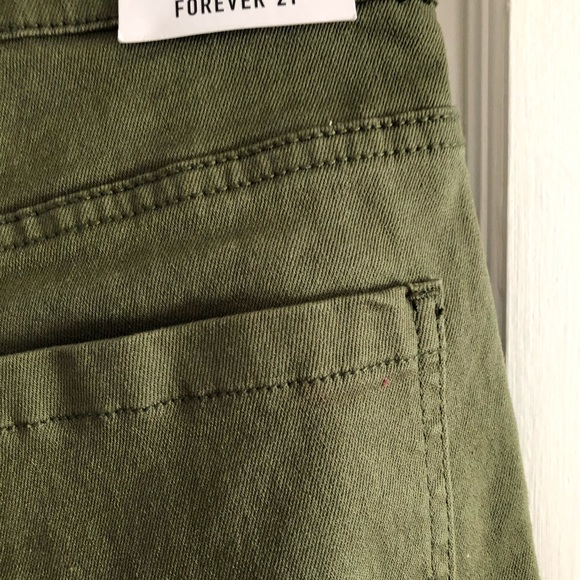 NWT Forever 21 high rise army green shorts s 27 - Picture 3 of 6